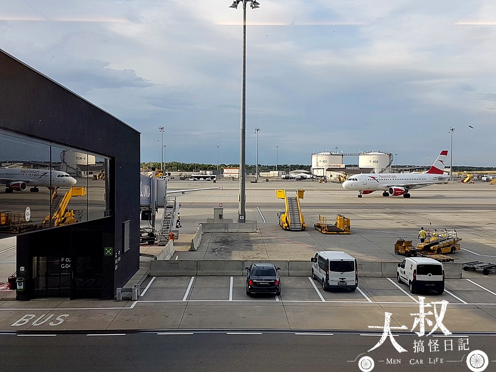 歐洲飛行紀錄-奧地利航空 | 台北TPE->米蘭MXP(台灣-香港-維也納-米蘭)