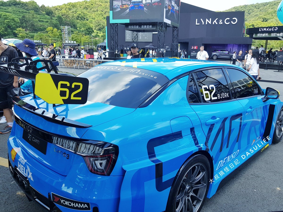 大叔說車|2019 WTCR分享 Cyan Racing Lynk & co