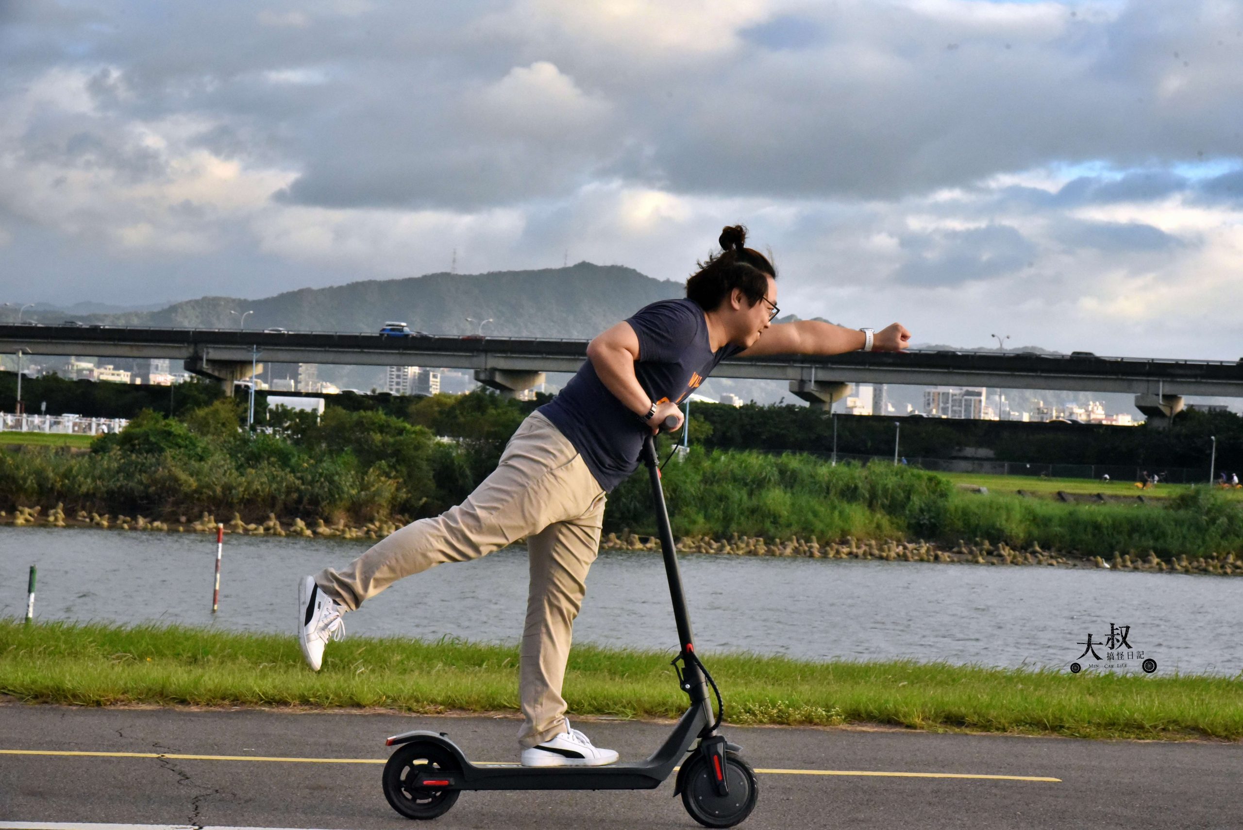 電動滑板車｜Waymax X7 尊雅電動滑板車開箱分享・代步新選擇・出外樂趣多