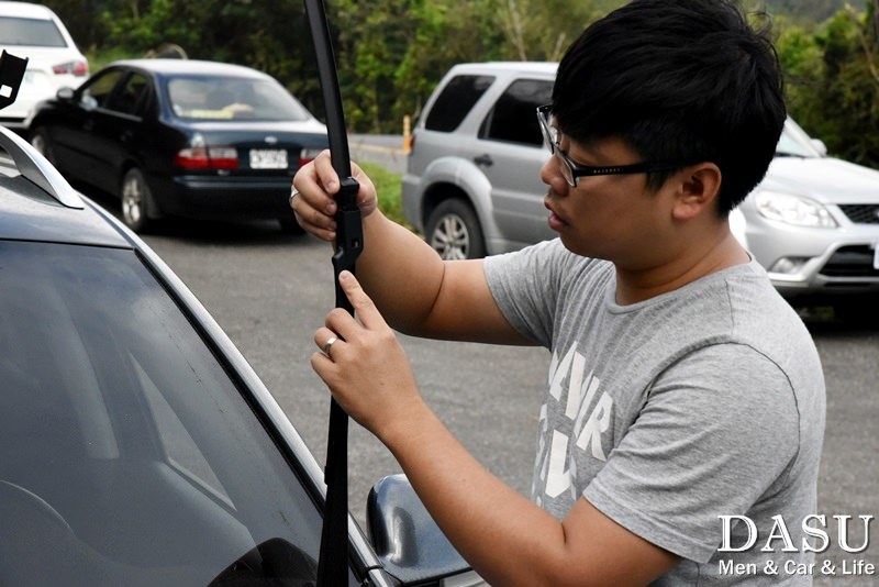 大叔 汽車雨刷自己更換 DIY